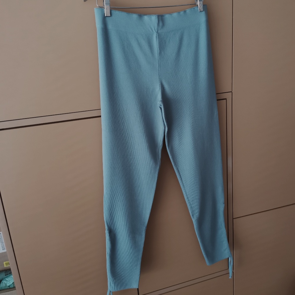 MANGO BUNDLE Knitted top with ruffle detail & Ruched-detail trousers - NWT (L) - Picture 10 of 16